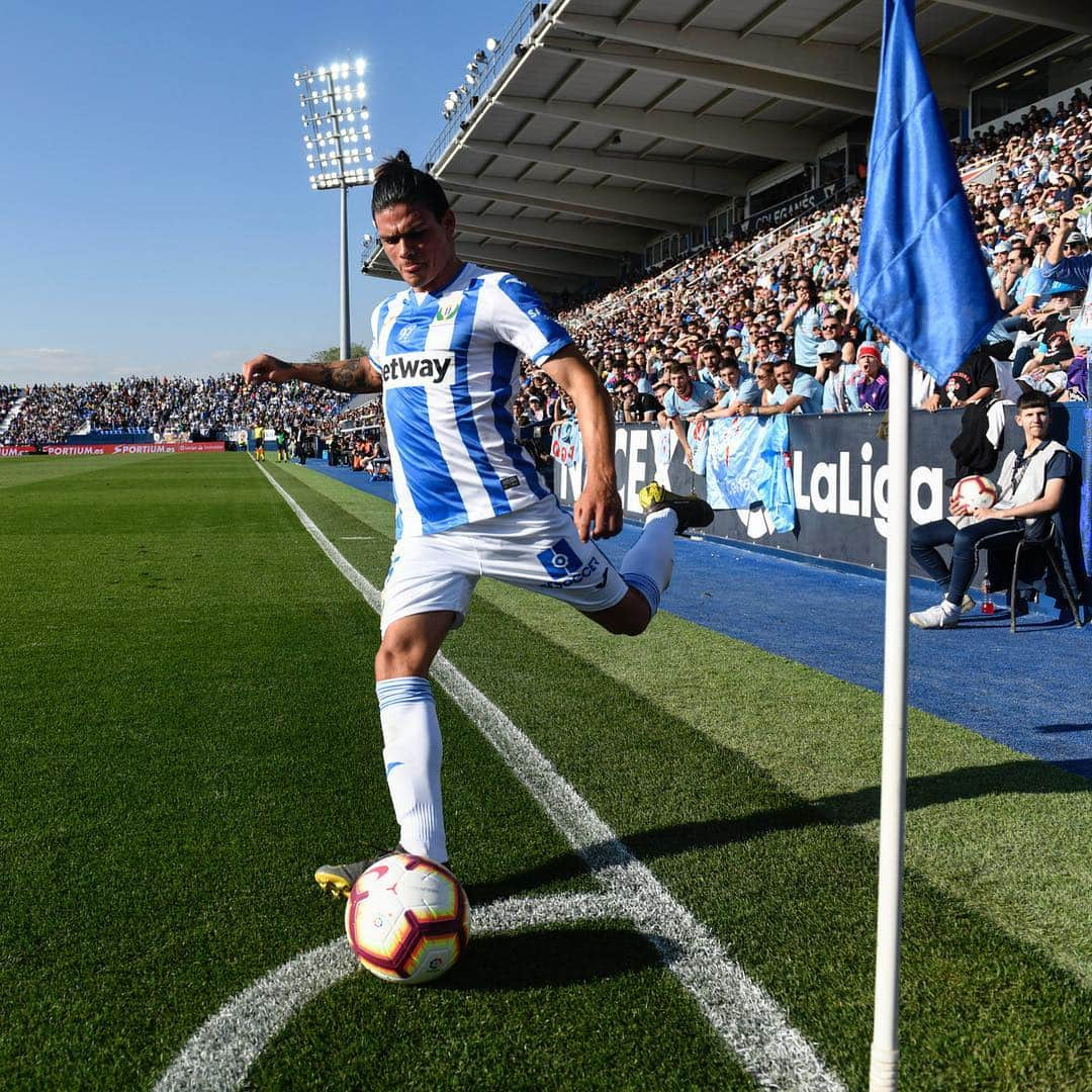 LFPさんのインスタグラム写真 - (LFPInstagram)「Bend it! 🆙 • #Silva #Leganes #Bend #LaLiga #LaLigaSantander」5月3日 0時45分 - laliga