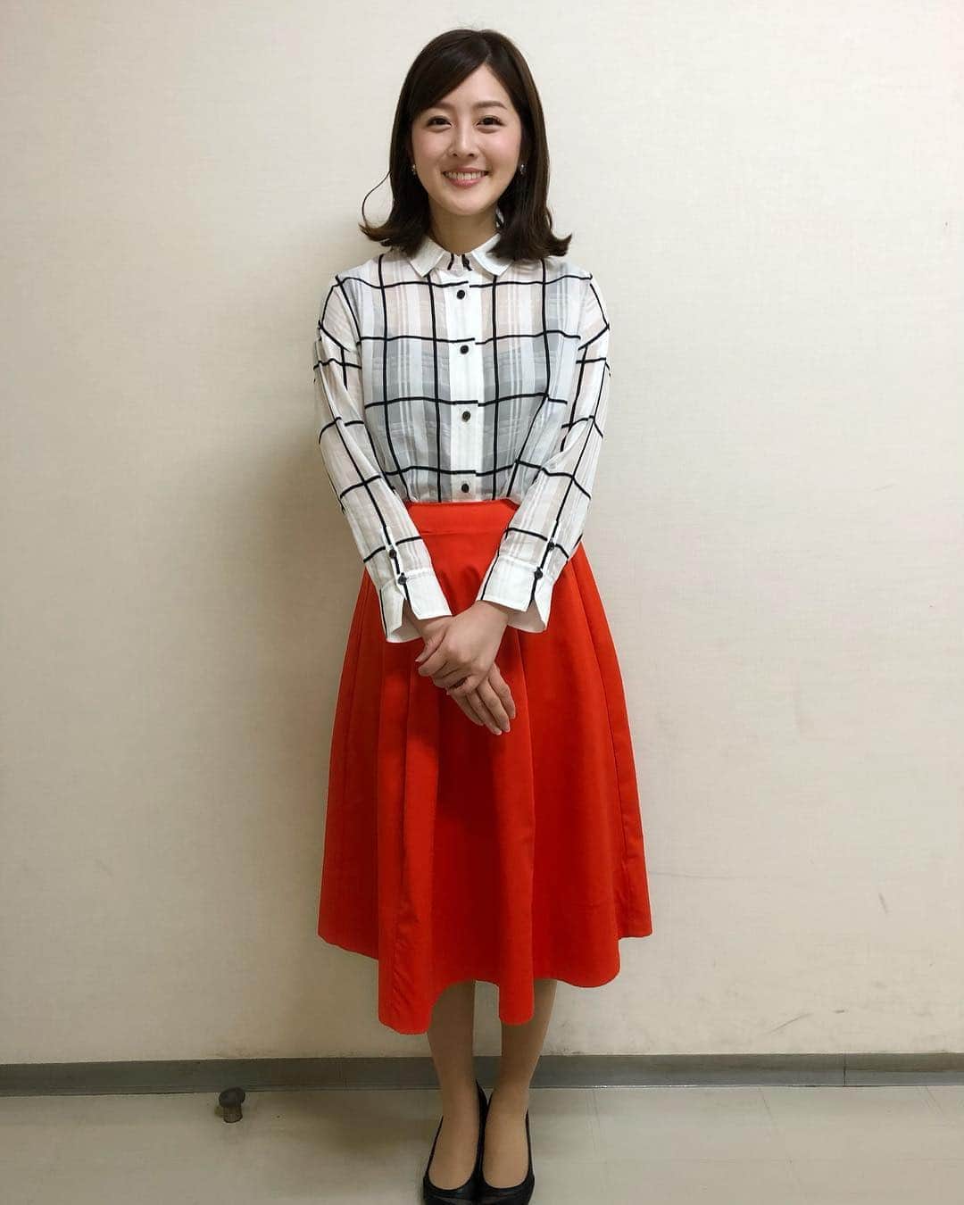 中村秀香のインスタグラム：「今日も『す・またん！』お天気担当でした🙇‍♀️ ありがとうございました！ 明日のスタジオ担当は吉田アナです🌟」