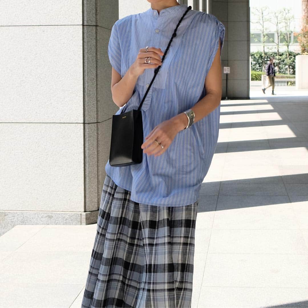 正中雅子さんのインスタグラム写真 - (正中雅子Instagram)「好きなズルズル💙 * GWは、この感じでお出かけやなーというスタイル☺︎ * 二の腕ほどよくカバーできるカッティングにしたブラウスに 夏には絶対履きたくなるロングスカート！ * 今年は、涼しげなリネン素材のチェック柄を選びました💙 * #masaco服  #MACHATT」4月9日 8時35分 - masacoshonaka