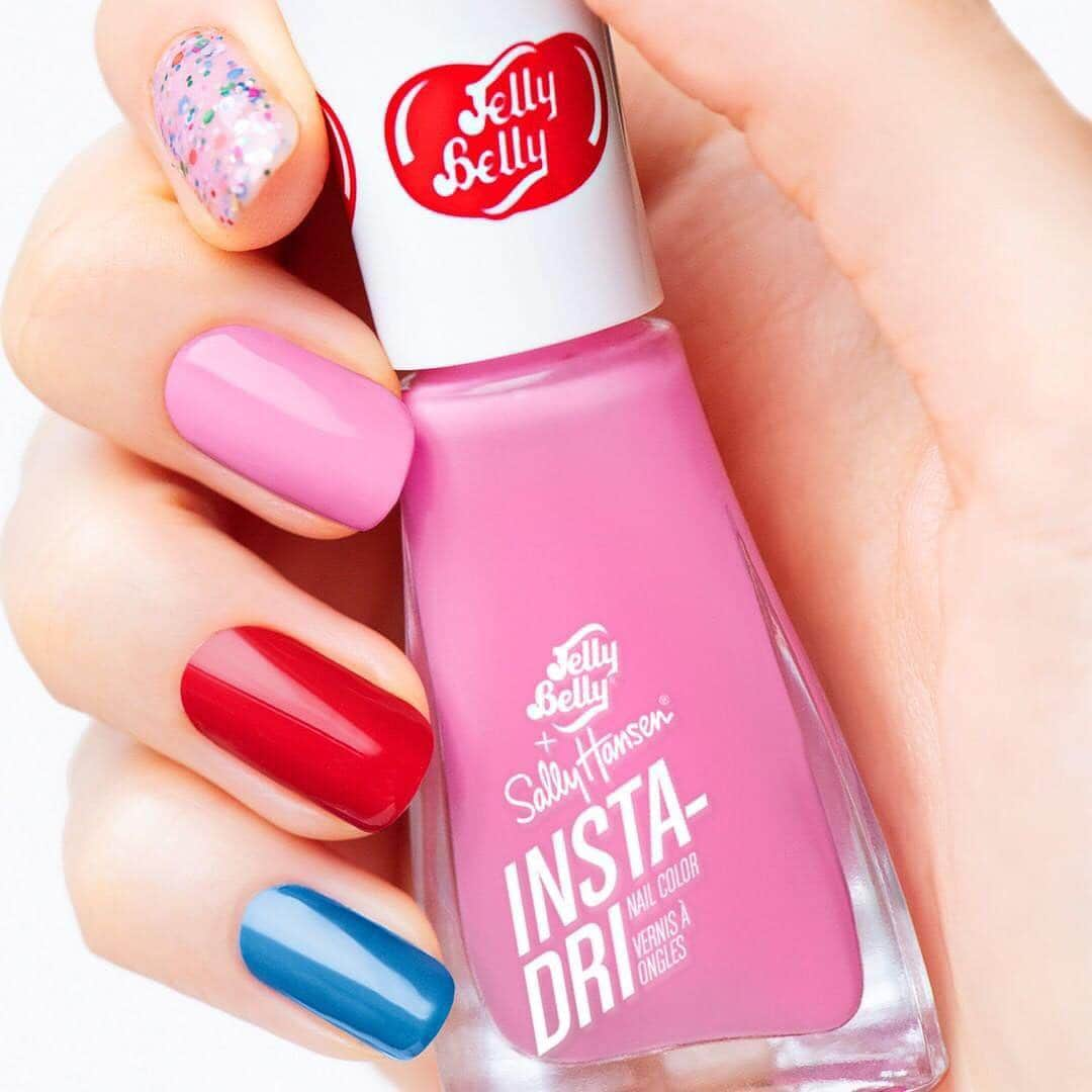 ULTA Beautyさんのインスタグラム写真 - (ULTA BeautyInstagram)「How to satisfy your sweet cravings, exhibit A 💅💙❤️💗 @sally_hansen #InstaDrixJellyBelly #ultabeauty  Repost @sally_hansen: This #InstaDrixJellyBelly multi mani literally looks good enough to eat 😋 (Shades: Tutti Frutti, Bubble Gum, Very Cherry, Blueberry) . . . #SallyMade #Instanails #Nailstagram #NailsOfInstagram #nailsonfleek #nailart #nailsaddict #aestheticnails #nailideas #cutenails #instagood #thatsdarling #nailartjunkie #notd #nailswag #love #potd #beautybasics #instabeauty #motd」4月9日 8時46分 - ultabeauty