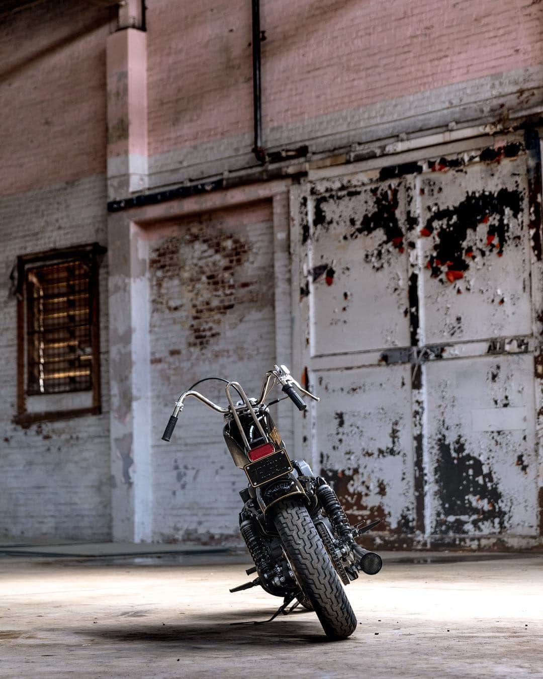 Harley-Davidsonさんのインスタグラム写真 - (Harley-DavidsonInstagram)「@thecongregationshow’s #Iron1200 is finished. 🙌  See more of this rad lil' #Sportster as it makes a journey from #Milwaukee to #Charlotte this week and see it with your own eyeballs April 13th at @campnorthend.  #HarleyDavidson #HDcongregationgiveaway  @prismsupply_ @dicemagazine」4月9日 9時08分 - harleydavidson