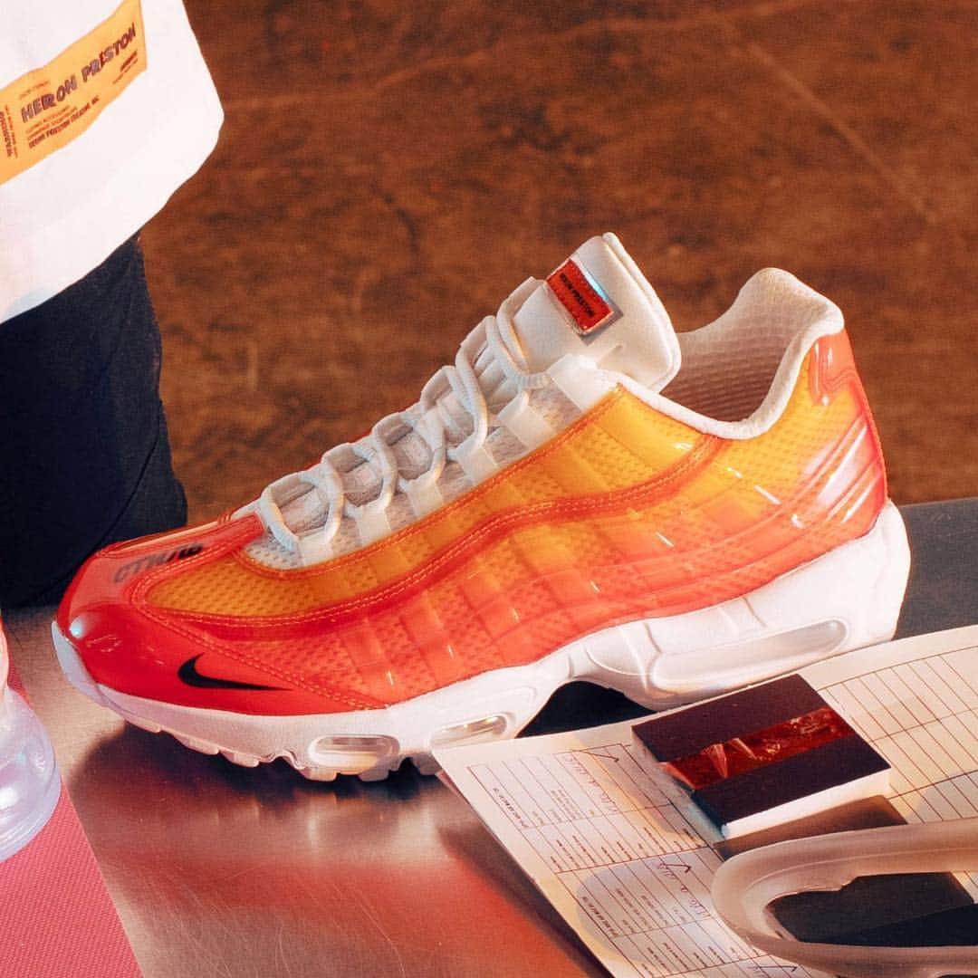 Sneaker Newsさんのインスタグラム写真 - (Sneaker NewsInstagram)「Heron Preston x Nike By You Air Max 720/95 coming in 4/15 through 4/22. Air bubble uppers! For details on this collaborative design option, tap the link in our bio.」4月9日 9時11分 - sneakernews