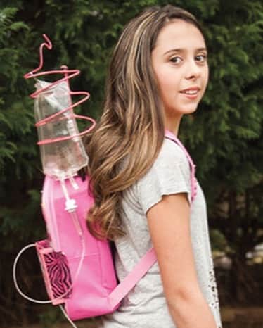 Nia Sioux Frazierさんのインスタグラム写真 - (Nia Sioux FrazierInstagram)「This week’s #RoleModelMonday is Kylie Simonds. At only 11 years old, Kylie created her own IV backpack to give back to children with cancer. Kylie, a cancer survivor, has witnessed firsthand the inconvenience and hardships of being hooked up to an IV. She decided to dedicate her first months of elementary school to learning how to make this backpack a reality. Kylie states “ I remember tripping over all the wires, & getting tangled up having to drag a big thing around,” & goes on to speak on the fact that she would have loved one of these backpacks for herself during that time. The Pediatric backpack which Kylie invented incorporates an IV pole along with a drip bag protection case. Kylie is already making such a huge difference as a young fifth grade student. You rock Kylie - keep inspiring & empowering others!」4月9日 9時15分 - niasioux