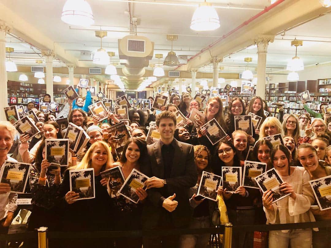 のインスタグラム：「#Hollywoodbooktour is a year old!! Thank you to everyone who came out to support my photography and musings in my second photobook! It was so special to share this with the world!」