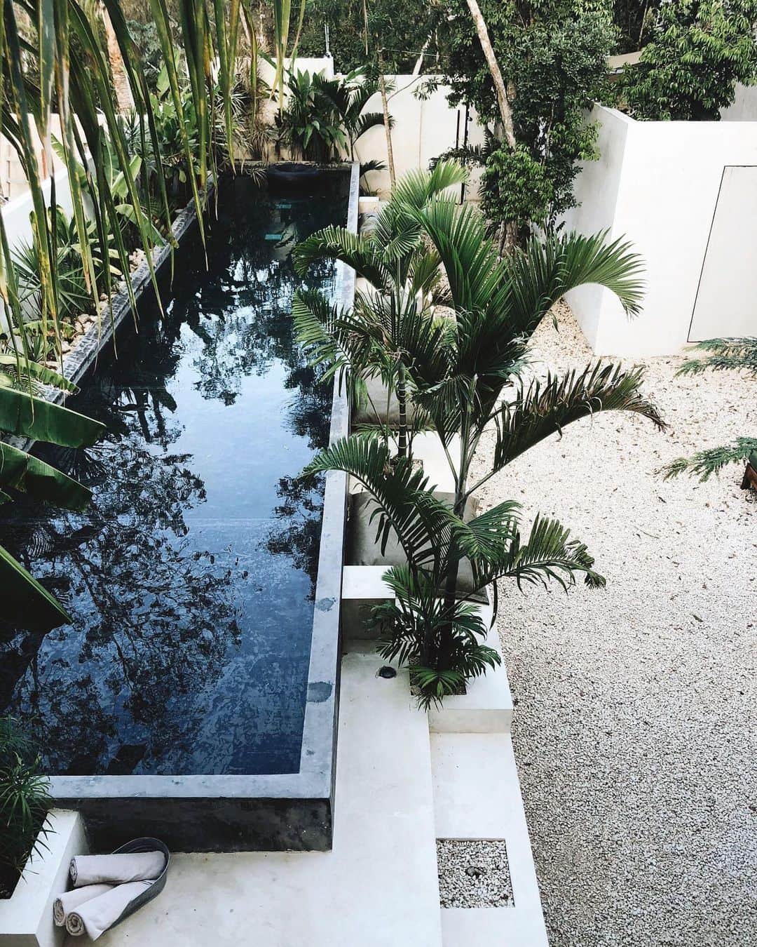 BEAUTIFUL HOTELSさんのインスタグラム写真 - (BEAUTIFUL HOTELSInstagram)「We love a good off-the-grid hideaway for some rest & relaxation. 🌿 @16tulum is designed to give each guest an intimate indoor and outdoor experience. Would you relax in this pool? (📷: @sus.salinas 📍@16tulum, #Tulum, Mexico)」4月9日 1時02分 - beautifulhotels