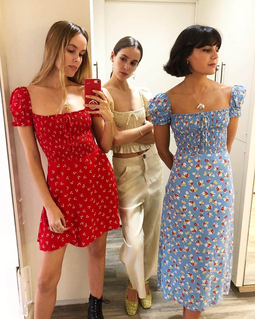 WHO WHAT WEARさんのインスタグラム写真 - (WHO WHAT WEARInstagram)「Congrats—you've made it to spring. Your next step is finding a handful of dresses to fill out your wardrobe. Tap the link in bio for the 14 best dresses destined for cult status this spring. photo: @luciacuesta_」4月9日 1時26分 - whowhatwear