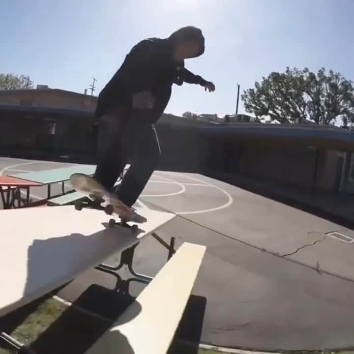 adidas Skateboardingのインスタグラム：「DAEWON DID IT /// @daewon1song is a legend, doing manual tricks nobody's done and still pushing himself to do more. Celebrating his continued contribution to skateboarding, we invite all skaters to show us their best Daewon inspired tricks in the #DaewonDidIt contest all month long. @daewon1song will pick a skater each week to win a trip to skate with him and go to the premiere of Daewon’s TWS Legend Documentary in Los Angeles on May 12.  TRICK OF THE WEEK: Manual  Rules: 1. Post a video of yourself doing a manual trick to Instagram by 11:59 pm on April 14 2. Hashtag #DaewonDidIt 3. Tag @adidasSkateboarding & @daewon1song will choose his favorite trick and post it to Instagram next week.  Good luck! Visit skateboarding.com for official rules & stay tuned for the next Trick of the Week」