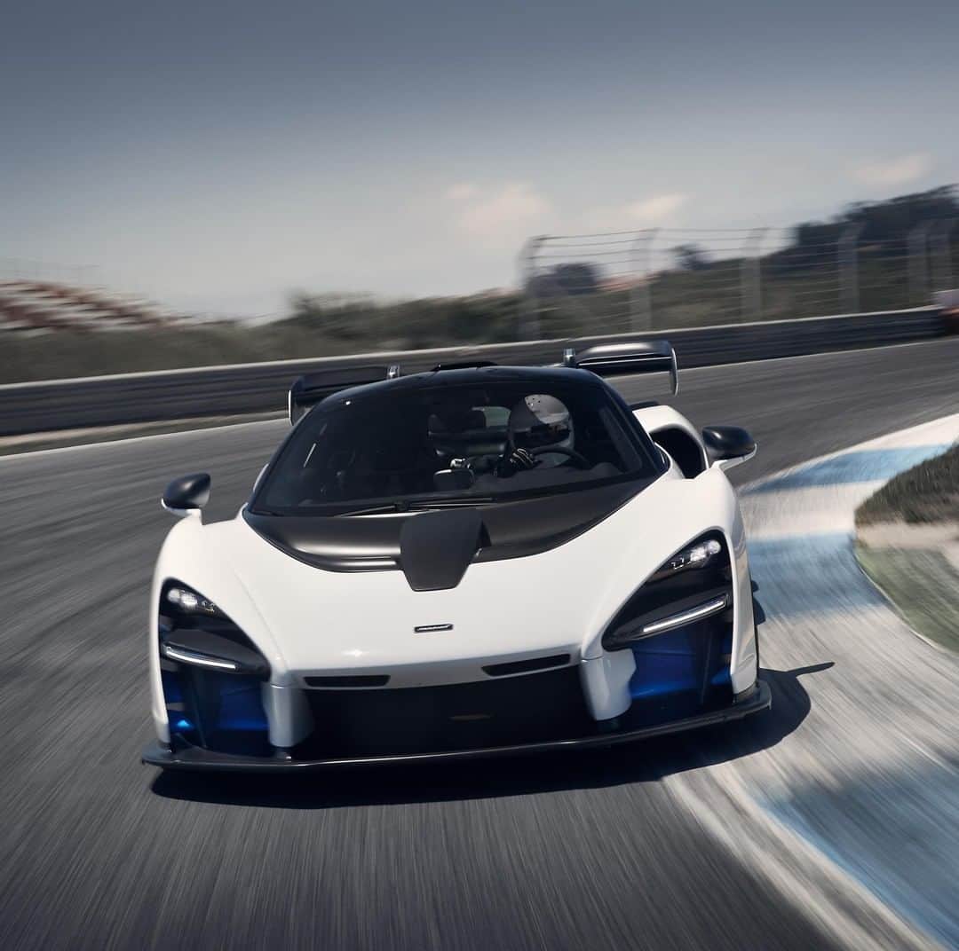 McLaren Automotiveさんのインスタグラム写真 - (McLaren AutomotiveInstagram)「Our celebration of the Ultimate Series continues now with the truly incredible #McLarenSenna – the personification of Mclaren’s DNA at its most extreme. Who knows what famous race track we launched this ferocious addition to our range at last year? #UltimateMonth」4月9日 1時31分 - mclarenauto