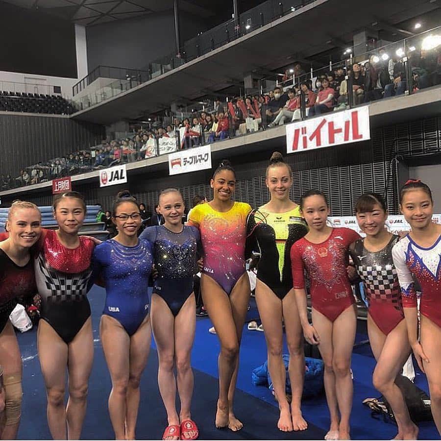 Carina Kröllさんのインスタグラム写真 - (Carina KröllInstagram)「World Cup Tokio, Japan ☑️🇯🇵 Even though my competition was not that good, I'm still proud of myself 😇 Congratulations to all participants, you‘ve done a great job 👏🏻 I am grateful to have such experiences and look forward to the next challenges 🙌🏻 The next challenge is my graduation in school 🏫 📚  Keep your fingers crossed that everything goes well ✊🏻🍀 . . . #japan#tokio#competition#worldcup#2019#roadtotokio#dream#workhard#teamgermany#nationalteam#gymnastics#international#friends#smile#travel#carinakroell」4月9日 1時36分 - carinakroell