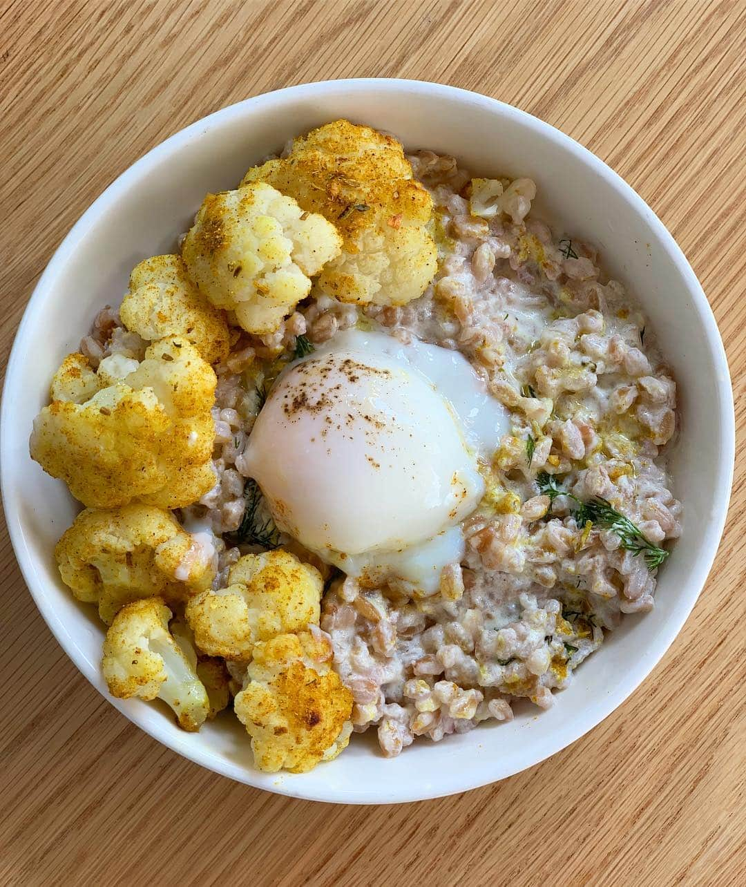 DOMINIQUE ANSEL BAKERYさんのインスタグラム写真 - (DOMINIQUE ANSEL BAKERYInstagram)「A preview of our new @189bydominiqueansel lunch menu kicking off on Wednesday: our Warm Farro Grain Bowl with a soft poached egg, roasted vadouvan cauliflower, and cucumber dill tazatziki dressing. #189bydominiqueansel @thegrovela」4月9日 1時36分 - dominiqueansel