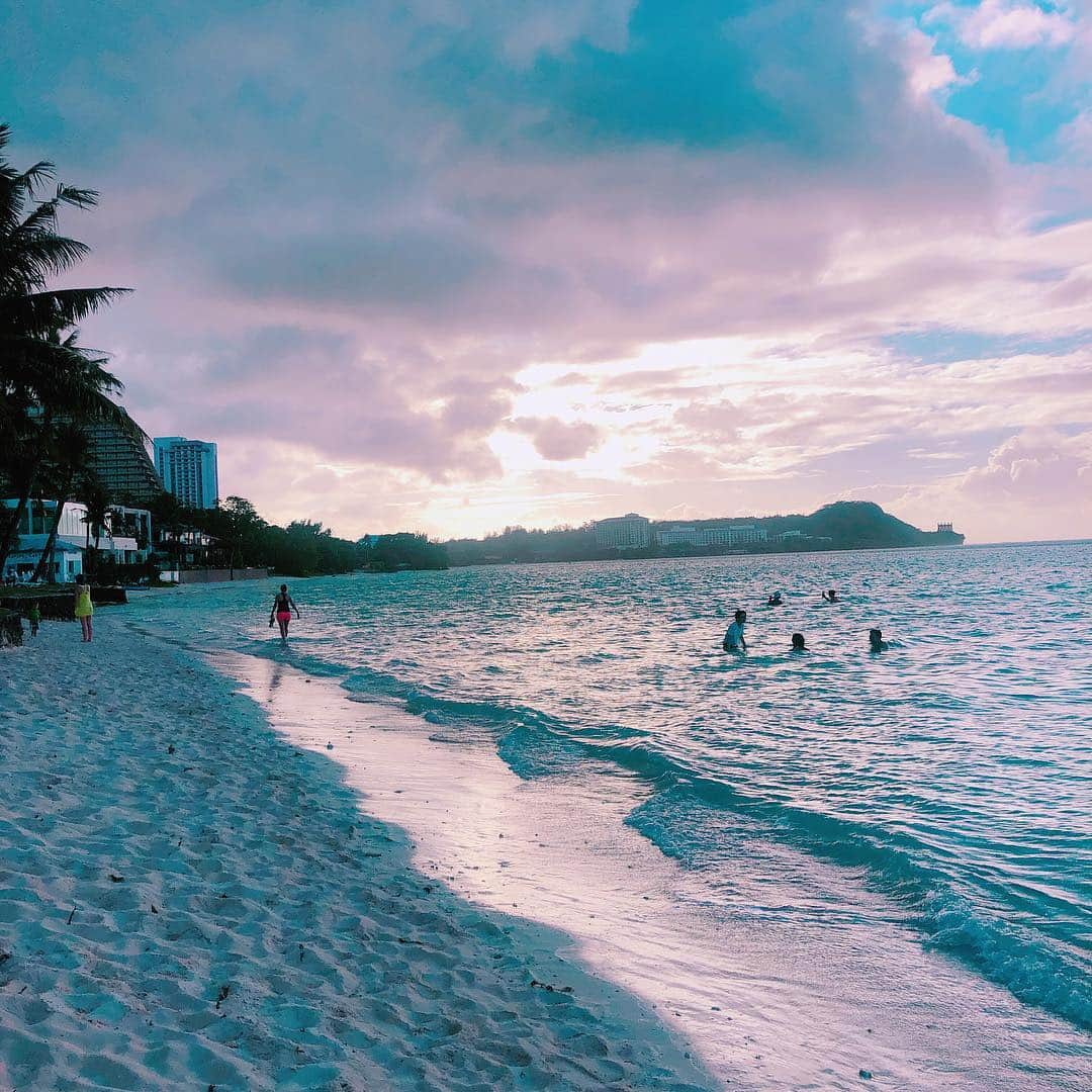 石川瑠利子さんのインスタグラム写真 - (石川瑠利子Instagram)「. . sunset time🌞🌝 . . #sea #sunset #trip #travel」4月9日 1時41分 - ruriko_ishikawa