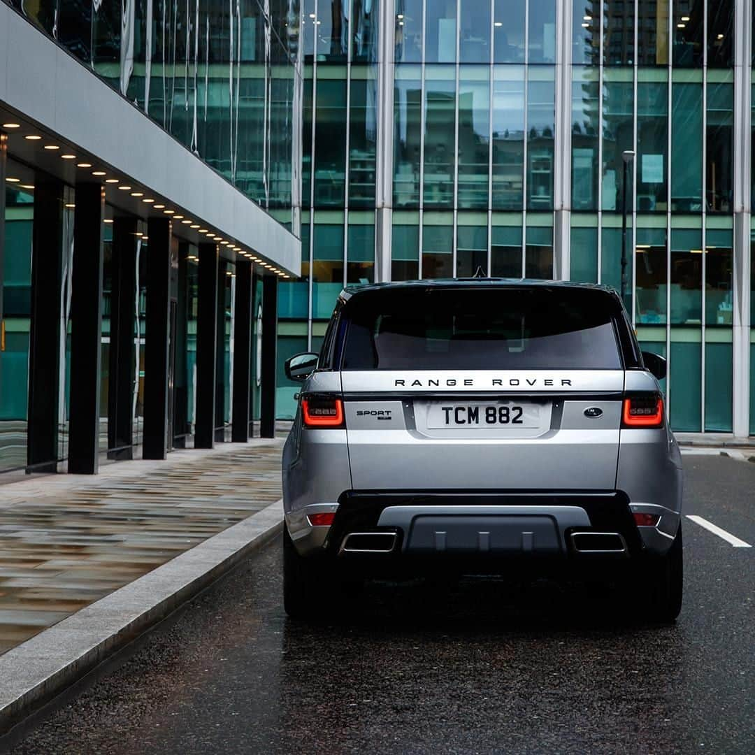 Land Roverさんのインスタグラム写真 - (Land RoverInstagram)「With a 48v MHEV system that delivers enhanced refinement and fuel economy, the #RangeRoverSport HST is perfect for the city.  #LandRover #RangeRoverSport #4x4 #Adventure #Carsofinstagram #Instacar #Design #SUV #CarLifestyle #LandRover #Offroad #Offroading #Cars #Car #RangeRover #Technology #Hybrid #Electric #MHEV」4月9日 1時45分 - landrover