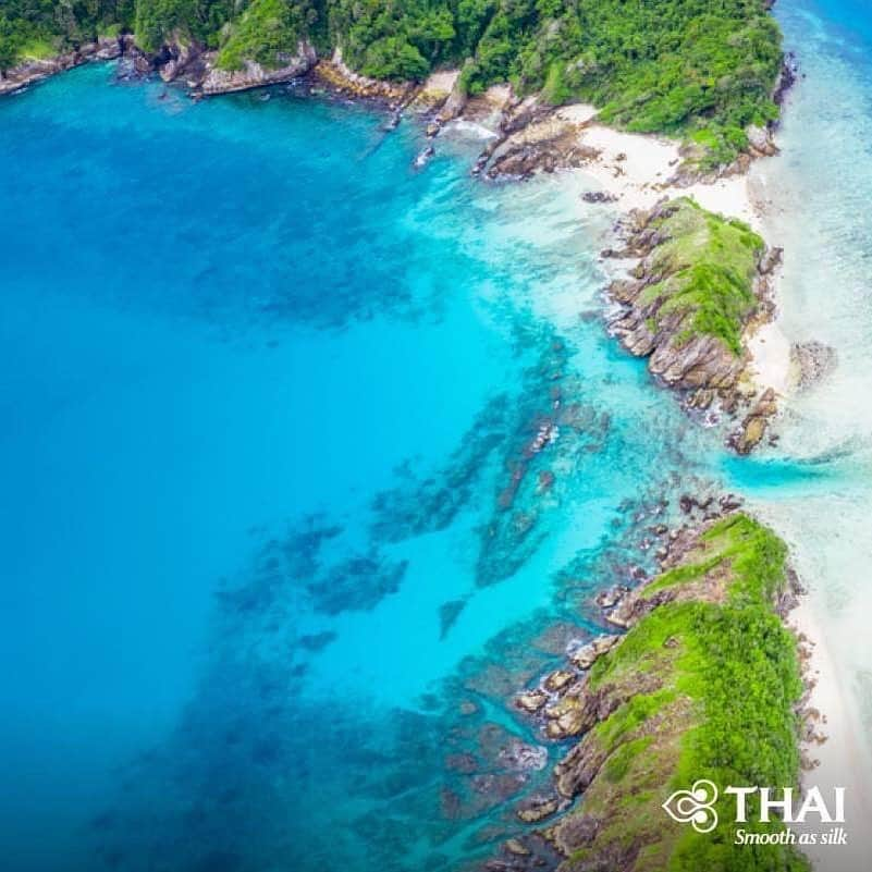 タイ航空さんのインスタグラム写真 - (タイ航空Instagram)「Just opened for public visit at the beginning of last year, Cockburn Islands, Myanmar, is another divers' paradise in  Andaman Sea where pristine beaches, clear cool sea water, and colorful corals and fish await their visitors. The islands is about an hour boat ride away from the coast of Ranong, Thailand. So if a holiday trip on an unseen tropical island is what you're looking for, book your ticket at thaiairways.com. . #ThaiAirways #CockburnIslands #Myanmar #Thailand #AndamanSea #AndamanIslands #FlyTHAItoThailand」4月9日 1時57分 - thaiairways