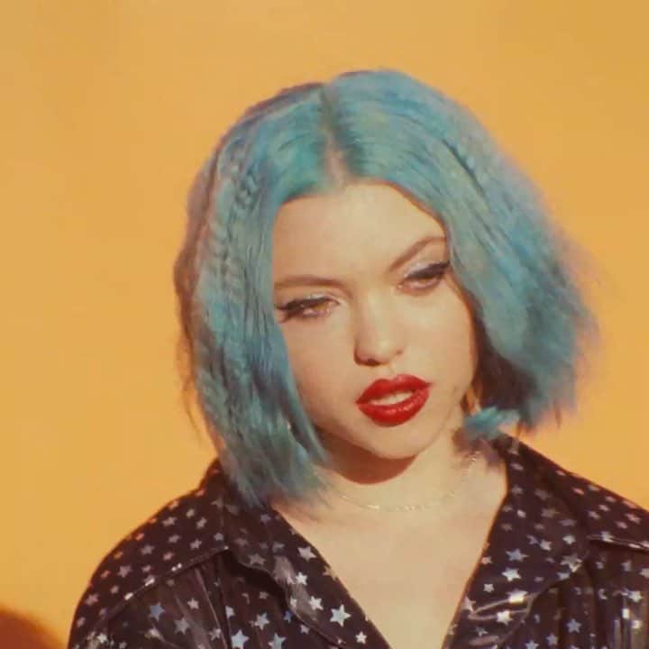 HEY VIOLETのインスタグラム：「it’s happening. better by myself out april 12th. are you guys ready? ✨」