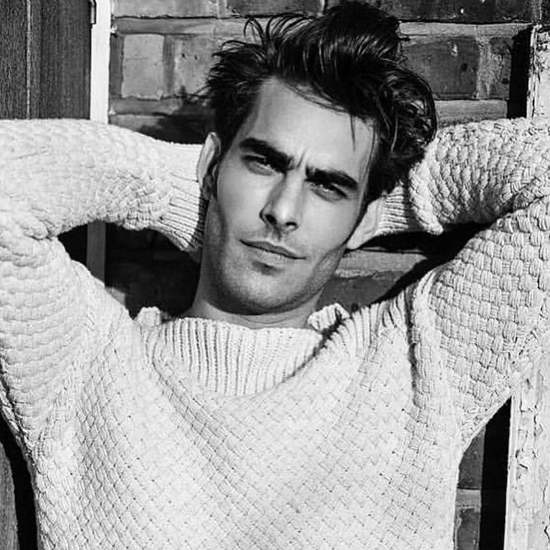 ジョン・コルタジャレナさんのインスタグラム写真 - (ジョン・コルタジャレナInstagram)「Monday in the sun」4月9日 2時19分 - jonkortajarena