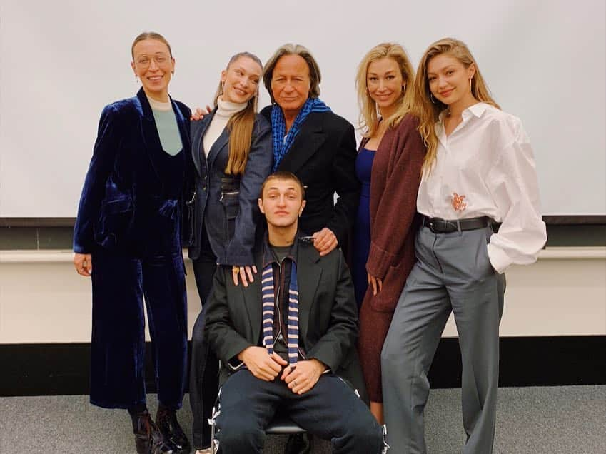 ベラ・ハディッドさんのインスタグラム写真 - (ベラ・ハディッドInstagram)「Drove from the city yesterday with all of my siblings to support our Baba speaking at @harvard . He spoke about his life and his many accomplishments but most importantly his journey as a refugee from Palestine. The most emotional part, for me, was hearing about his proudest moment as an architect; building the @hijrahva Mosque in Virginia in 1991. The fact that it still stands tall, as a safe place for Muslims& refugees to feel protected and comfortable, makes me the proudest daughter in the world. Baba, Thank you for constantly teaching &showing me the true beauty and truth of the Muslim/ Palestinian community; I can’t wait to continue to follow in your footsteps. Thank you @israspeaks for your question, contribution and all that you do. Your words speak volumes and I can’t wait to follow all that you do in the world !!! Thank you to @harvardarabalumni & everyone of the board for welcoming us. This day was beyond inspiring ✔️❤️」4月9日 2時20分 - bellahadid