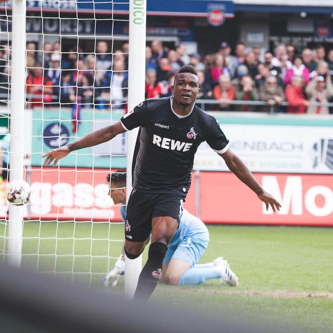 ジョン・コルドバのインスタグラム：「Más cerca de nuestro objetivo!!! Näher an unserem Ziel @fckoeln 💪🏾⚽️」