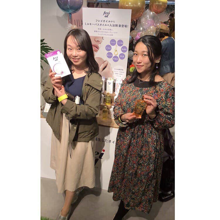 世手子さんのインスタグラム写真 - (世手子Instagram)「BIOPLE FES vol.8 2019 SPRING / SUMMER EXHIBITION with Noslien coordinate(*´∀`)♪ I am very happy to receive many comments from everyone♪（ｖ＾＿＾）ｖ https://item.woomy.me/c/35412 @noslien.official の #ワンピース きて #bioplefes @biople へ行ってきたよ(*´꒳`*) #noslien #コーディネート で #threetwinsicecream @threetwinsicecream.jp 桜を見ながらみんなと(＾ｰ^) #皆で作る幸せ (*´ω｀*) @couleurvarie #クロールバリエ と #新作コーディネート  #couleurvarie の #靴 も 合わせて #ワンピースコーデ  #freioil @freioil.jp ブースも行ったよ(⌒▽⌒) #ND42F1002 #ファッション ワンピだょ！ #世手子愛用中 #fashion で #ミルキーバスオイル と共に(๑>◡<๑) ゴールドの #神戸 #shoes が #グリーンワンピース で春らしさを演出！ noslien.jpで検索してね! #pr #ワンピース大好き #クロールバリエインスタ #ワンピース👗 #パンプス #ワンピース好き #サンダル」4月9日 2時32分 - rojide