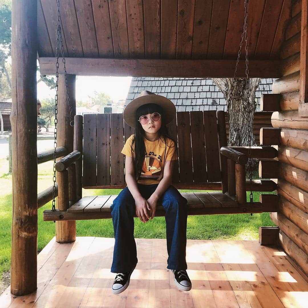 Zooey Miyoshiさんのインスタグラム写真 - (Zooey MiyoshiInstagram)「Went Glamping @kampgroundsofamerica ! #ad Who would have thought that this city girl would ever go camping? Well, we did some glamping at the San Diego Metro KOA Resort, and it was the best experience ever! We stayed in a Deluxe Cabin which had a full kitchen, bed and bathrooms! Catch our KOA highlights to see all the fun things you can do here! Oh and for any of you heading to Coachella, they have a location in Desert Hot Springs!  #KOACAMPING」4月9日 2時34分 - zooeyinthecity