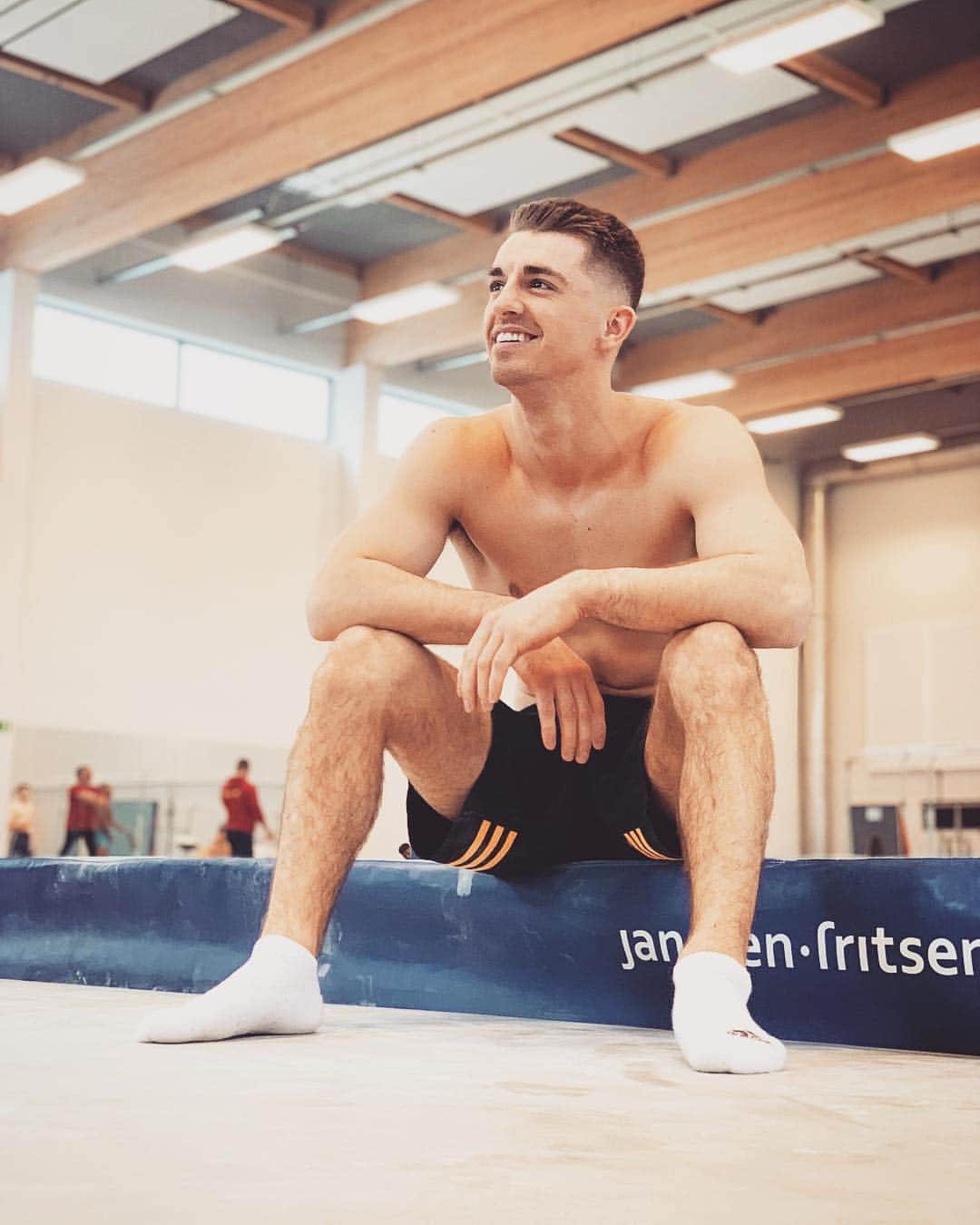 のインスタグラム：「Was good to go podium training today. Time to rest and recover now 👍」