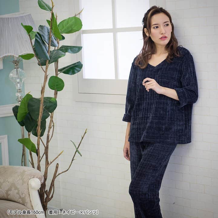 松本リコのインスタグラム：「・ ・ ・ ・ ぐっすり眠れそう♡ ・ ・ ・ #japanesegirl #japangirl  #japanesemodel #japanmodel #yahoo #お洒落 #インスタグラマー  #インフルエンサー #撮影 #ハーフ顔 #ハーフモデル #fashion #通販モデル #ファッション #楽天 #通販 #パジャマ #ルームウェア #お洒落さんと繋がりたい」