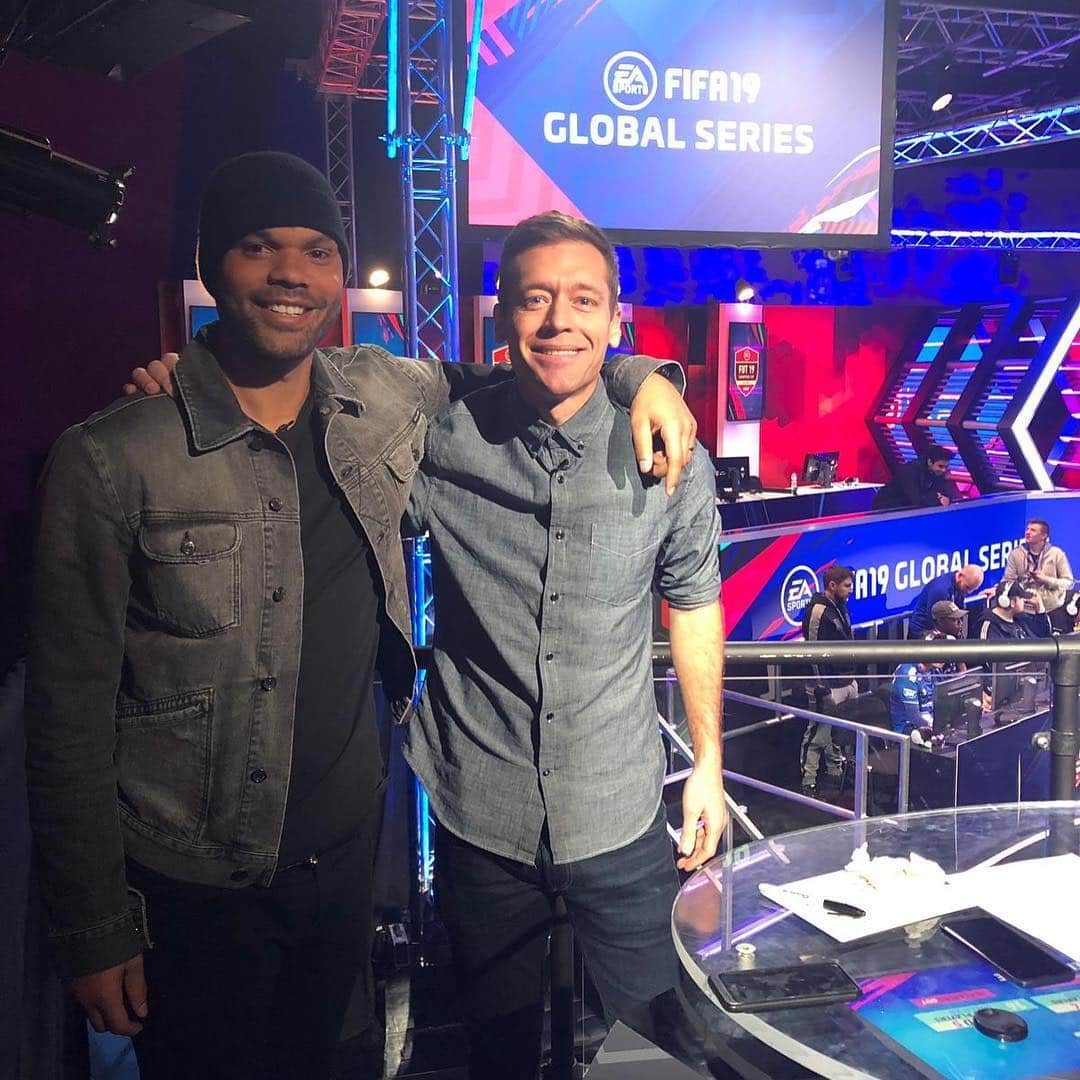 ジョリオン・レスコットさんのインスタグラム写真 - (ジョリオン・レスコットInstagram)「Thanks to @easportsfifa & @gfinity and all the casting staff for making it and enjoyable weekend.  Also congrats to @msdossary7 on winning the #futchampionscup yesterday. Unbelievable talent.  Looking forward to Manchester in a couple of weeks for  @EASportsFIFA #eChampionsLeague 🙌🏽」4月9日 3時10分 - joleonlescott