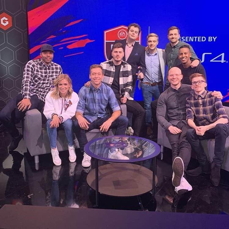 ジョリオン・レスコットさんのインスタグラム写真 - (ジョリオン・レスコットInstagram)「Thanks to @easportsfifa & @gfinity and all the casting staff for making it and enjoyable weekend.  Also congrats to @msdossary7 on winning the #futchampionscup yesterday. Unbelievable talent.  Looking forward to Manchester in a couple of weeks for  @EASportsFIFA #eChampionsLeague 🙌🏽」4月9日 3時10分 - joleonlescott