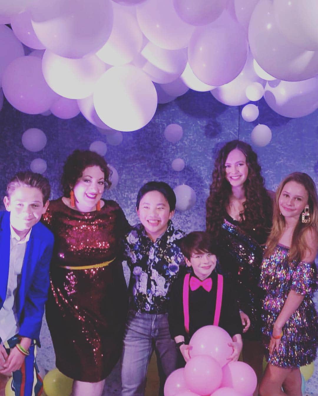 Ruby Rose Turnerさんのインスタグラム写真 - (Ruby Rose TurnerInstagram)「when you’re so happy you’re glowing✨☺️✨you know i love a little sparkle ;) and always love spending time with my @disneychannel fam. Thanks for the fun party xoxo🌈✨」4月9日 3時08分 - rubyroseturner