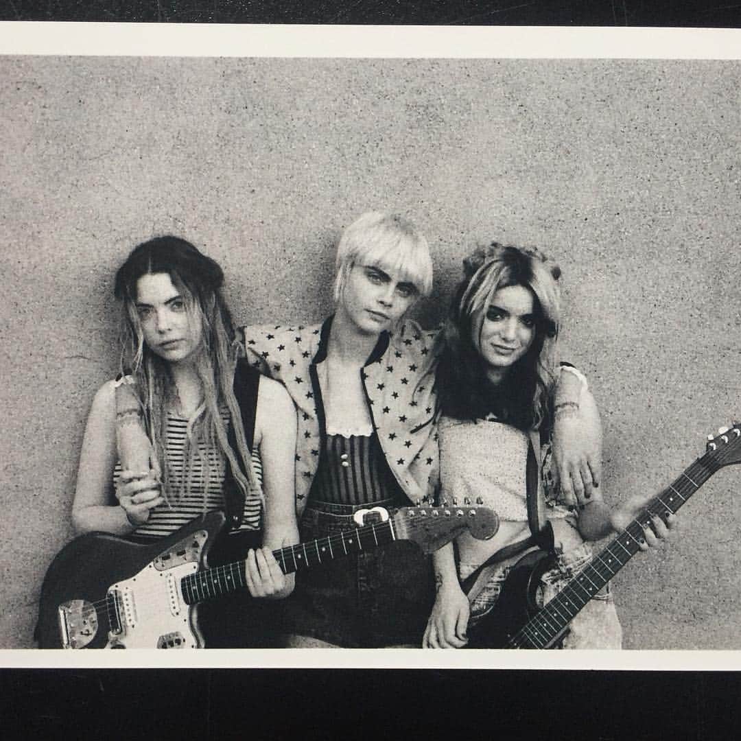 アシュレイ・ベンソンのインスタグラム：「Akergirls」