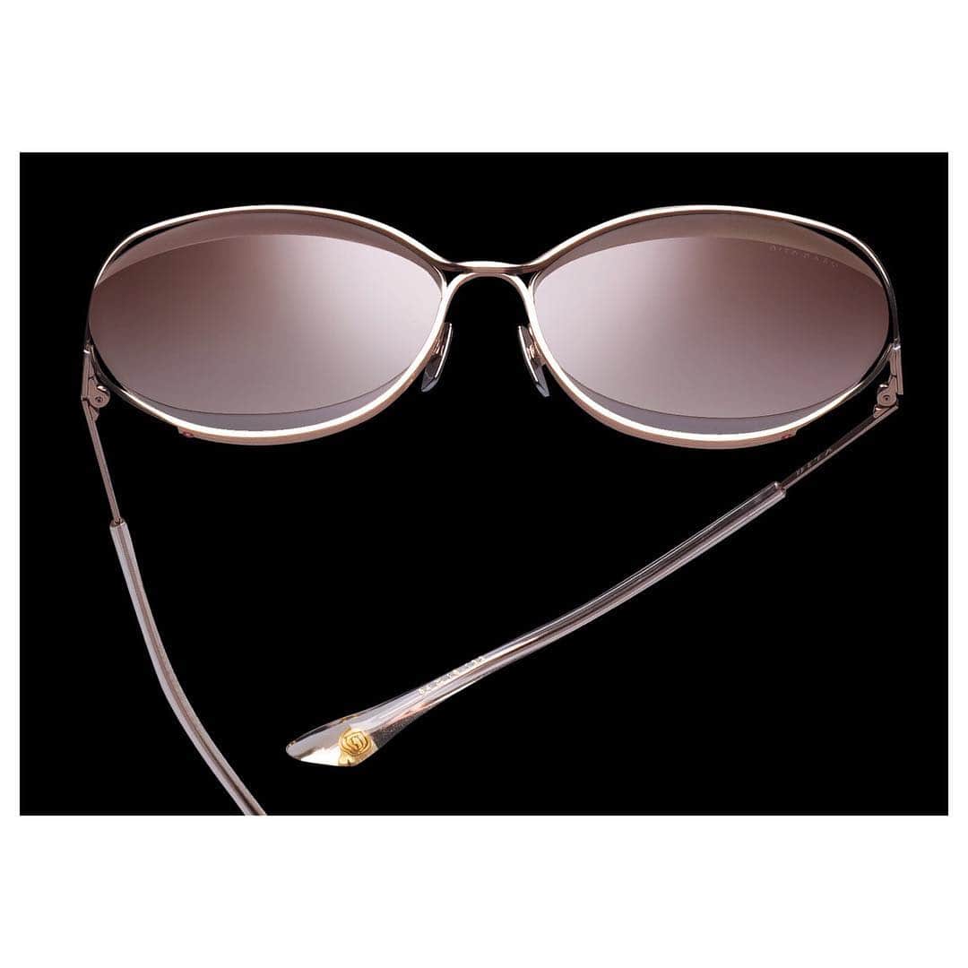 ディタのインスタグラム：「The DITA Sasu inexorably intertwines future and flora; the petal-shaped silhouette and hi-tech construction create a new take on a classic 70’s #sunglass shape.  #DITAeyewear #DITAsunglasses #sunglasses」