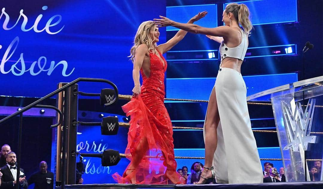 ステイシー・キーブラーさんのインスタグラム写真 - (ステイシー・キーブラーInstagram)「Surprise!! It was so great to be back with @wwe after 13 years away to induct my dear friend @torriewilson into the Hall of Fame in #NYC. ❤️❤️❤️ What an amazing night and incredible energy from the WWE Universe. The amount of love I felt from the fans, all the current and past superstars and my WWE family was extraordinary.⁣ ⁣ I am so grateful to have been a small part of the history of today’s Women’s Evolution. 💪 These women represent all of us who have have broken through barriers and overcome obstacles. Saturday night I proudly stood before 30,000 members of the #WWE Universe to honor my amazing friend. Torrie exudes a purity that very few possess. She has this genuine ability to uplift, inspire and leave people happier than when she found them.⁣ ⁣ Torrie, you deserve to be celebrated for your hard work, dedication and commitment, and I couldn’t be more proud to have inducted you into the #WWEHOF. ⁣ ⁣ Love you Torrie! ❤️😘」4月9日 3時41分 - stacykeibler