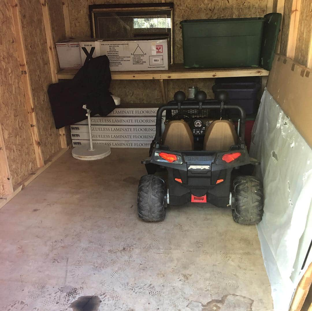 クリス・クニエリムさんのインスタグラム写真 - (クリス・クニエリムInstagram)「Went to Arizona with an empty truck and returned with a 12ft trailer. 🤷🏻‍♂️ Little shed cleaning is all.」4月9日 3時49分 - chris_knierim