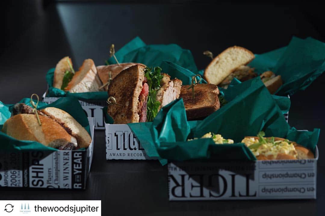 タイガー・ウッズのインスタグラム：「Repost from @thewoodsjupiter - “Come stop by The Woods Jupiter this week for our Champion’s Lunch Menu served this Thursday - Sunday from 11 a.m. - 6 p.m. Enjoy these favorite classics and cheer on @tigerwoods!”」