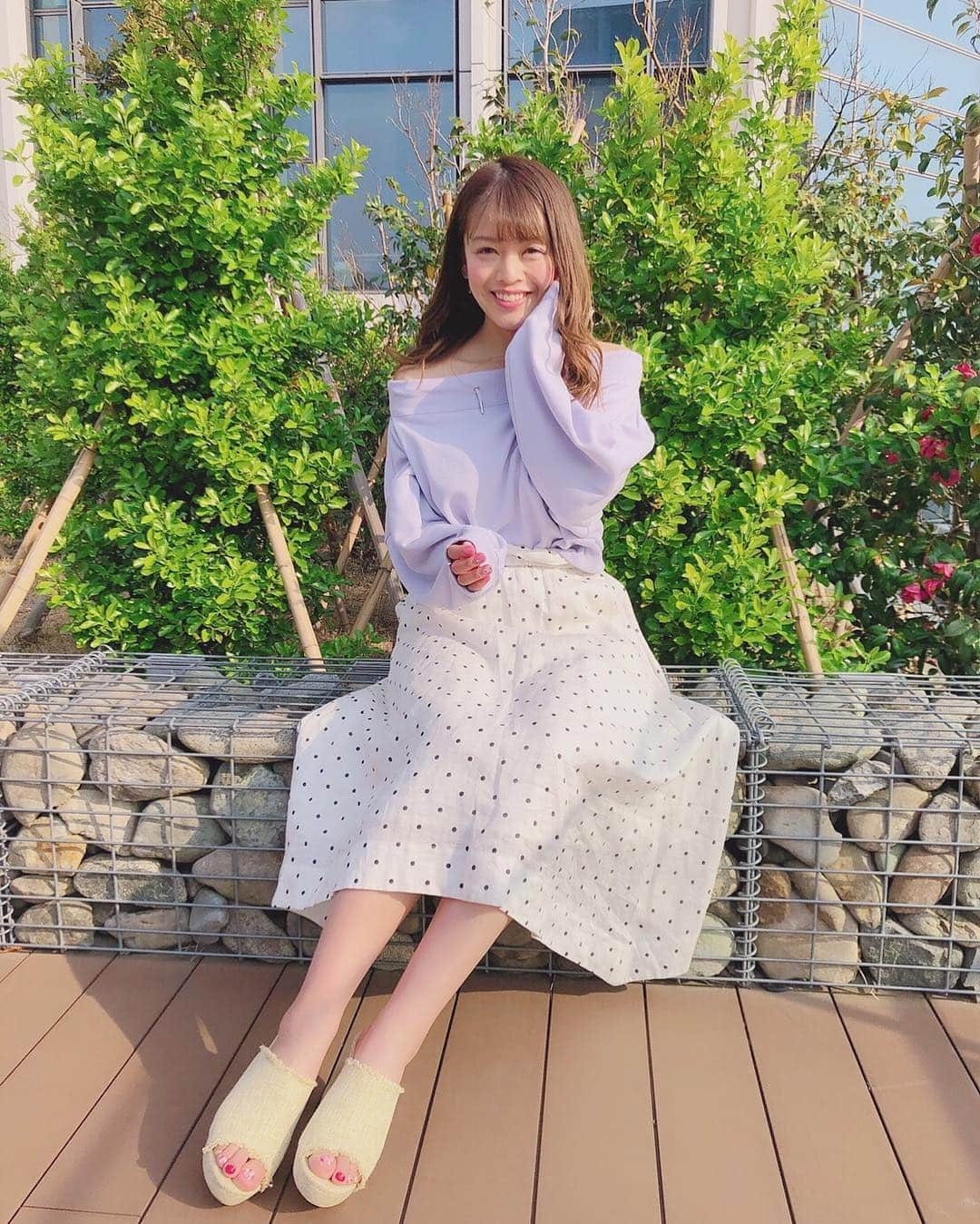 石倉侑芽さんのインスタグラム写真 - (石倉侑芽Instagram)「#ゆめちんコーデ 👗💓 ぽかぽか天気だったので春らしく🌸 . tops... @mercuryduo_com #mercuryduo skirt... @milaowen_official #milaowen shoes... @randa_pic #randa . スカートは @ayarin_6v6 が ゆめちん似合いそうって譲ってくれた💓 可愛いありがとう〜☺️💓 . #ゆめちん#春コーデ#ドットスカート#オフショル#私服#コーディネート #coordinate#wear#ootd#fashion」4月9日 9時59分 - yume8115