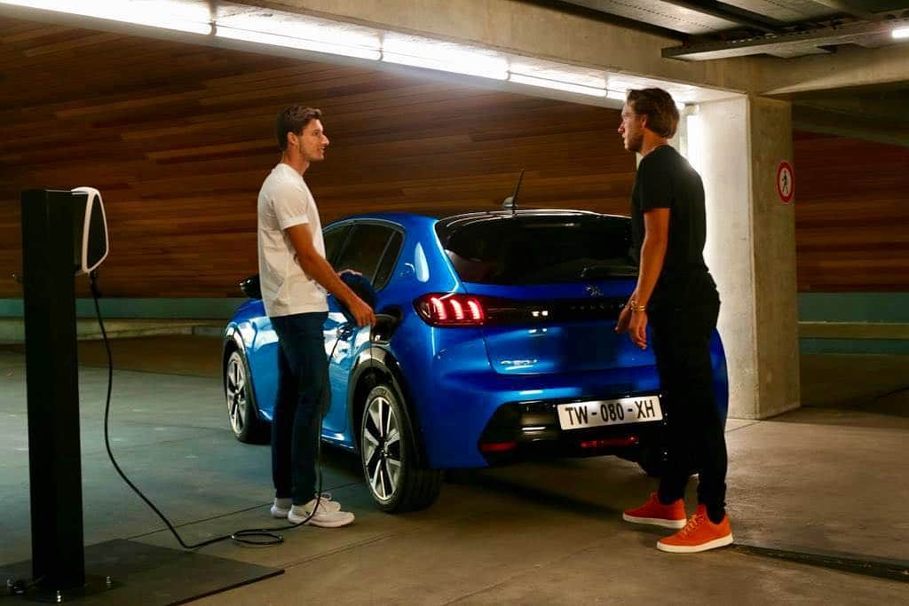 パブロ・カレーニョ・ブスタさんのインスタグラム写真 - (パブロ・カレーニョ・ブスタInstagram)「Charged battery! Nice shooting day with @lucaspouille and the new #Peugeot208! #UnboringTheFuture #comingsoon」4月9日 5時01分 - pablo_carreno_