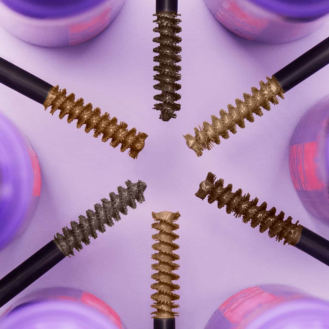 Tarte Cosmeticsさんのインスタグラム写真 - (Tarte CosmeticsInstagram)「Brow down to the queen of effortless arches 👑 - our #vegan busy gal BROWS tinted brow gel! This waterproof 3-in-1 tinted brow gel allows you to tame & tint in seconds. NOW on tarte.com & @ultabeauty in 6 shades! #crueltyfree #doubledutybeauty #tameandtint #lazygalbrow #veganbeauty」4月9日 5時14分 - tartecosmetics