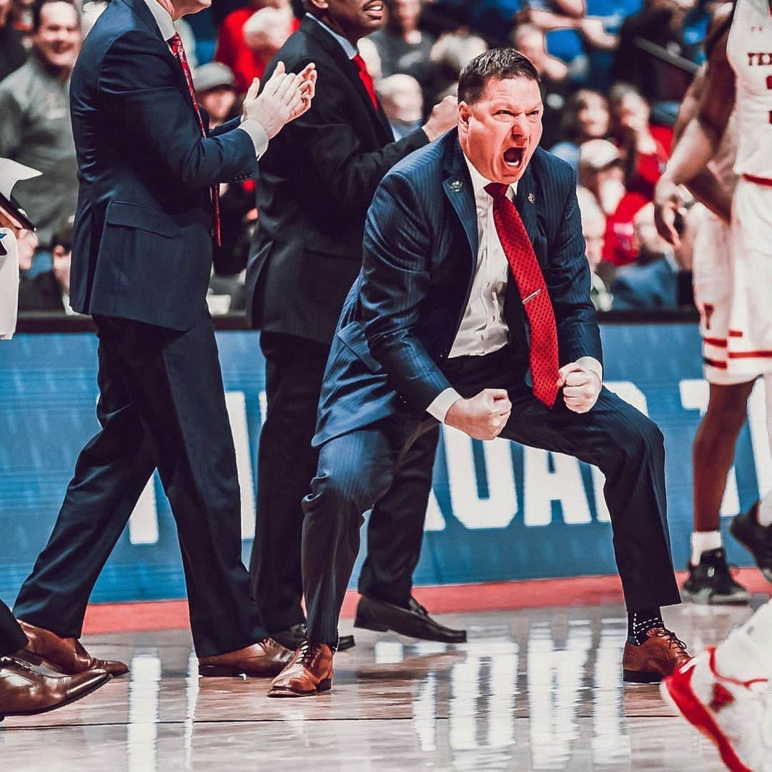 Under Armourさんのインスタグラム写真 - (Under ArmourInstagram)「WRECK THE ‘SHIP. The Red Raiders are about to #UnleashChaos on college 🏀’s biggest stage. @texastechmbb is ready to finish their dream season the strong way. 💪 #WEWILL」4月9日 5時30分 - underarmour