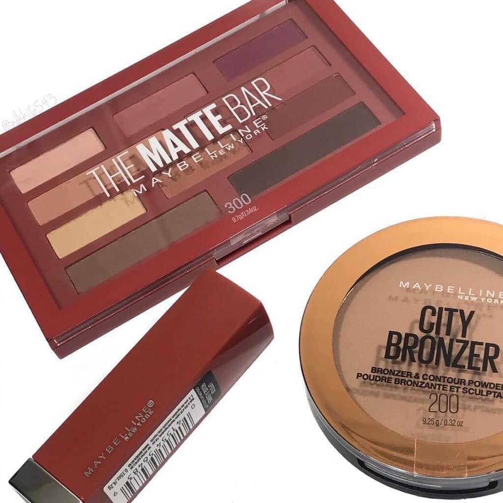 Maybelline New Yorkさんのインスタグラム写真 - (Maybelline New YorkInstagram)「Which one of these products do you have in your kit? Drop an emoji! ⬇️ #regram @nikki6543 . 🧡 #mattebar 💋#madeforall 🌞 #citybronzer」4月9日 5時35分 - maybelline