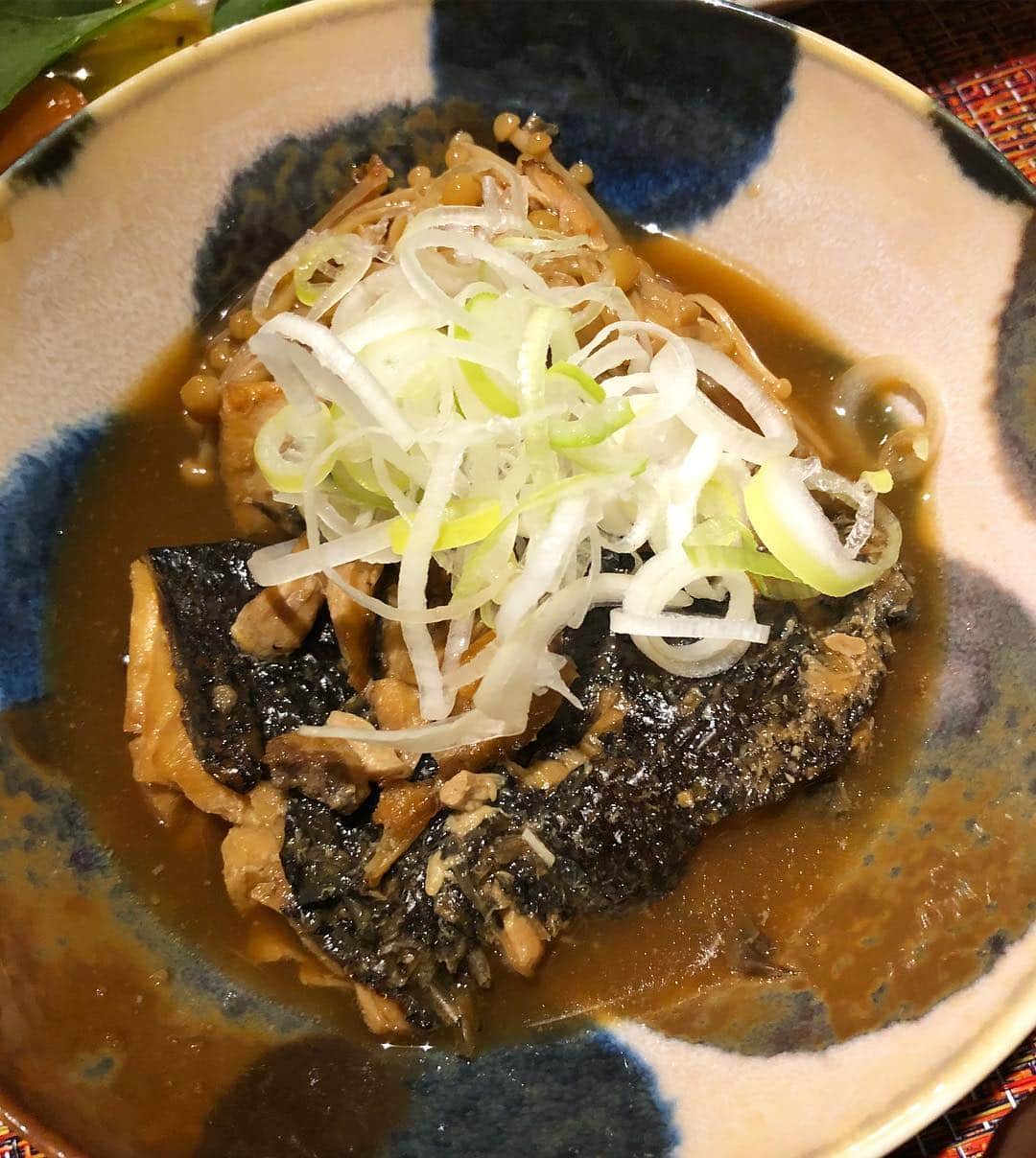 阪本智子さんのインスタグラム写真 - (阪本智子Instagram)「🍳♡ #昨日の晩御飯 釣ったヒラメでヒラメ定食😋🧡 ＊刺身 ＊カルパッチョ ＊ユッケ ＊煮付け ＊骨せんべい ＊豚汁 美味しかったー😂❤️ 🍳 #fish #flounder #flounderfishing #fishing #fishinggirl #cooking #food #foodstagram #seafood #homedinner #washoku  #釣り #魚 #ヒラメ #料理 #手料理 #魚料理 #おうちごはん #和食 #盛り付け #阪本智子」4月9日 5時35分 - tomoko_sakamoto423