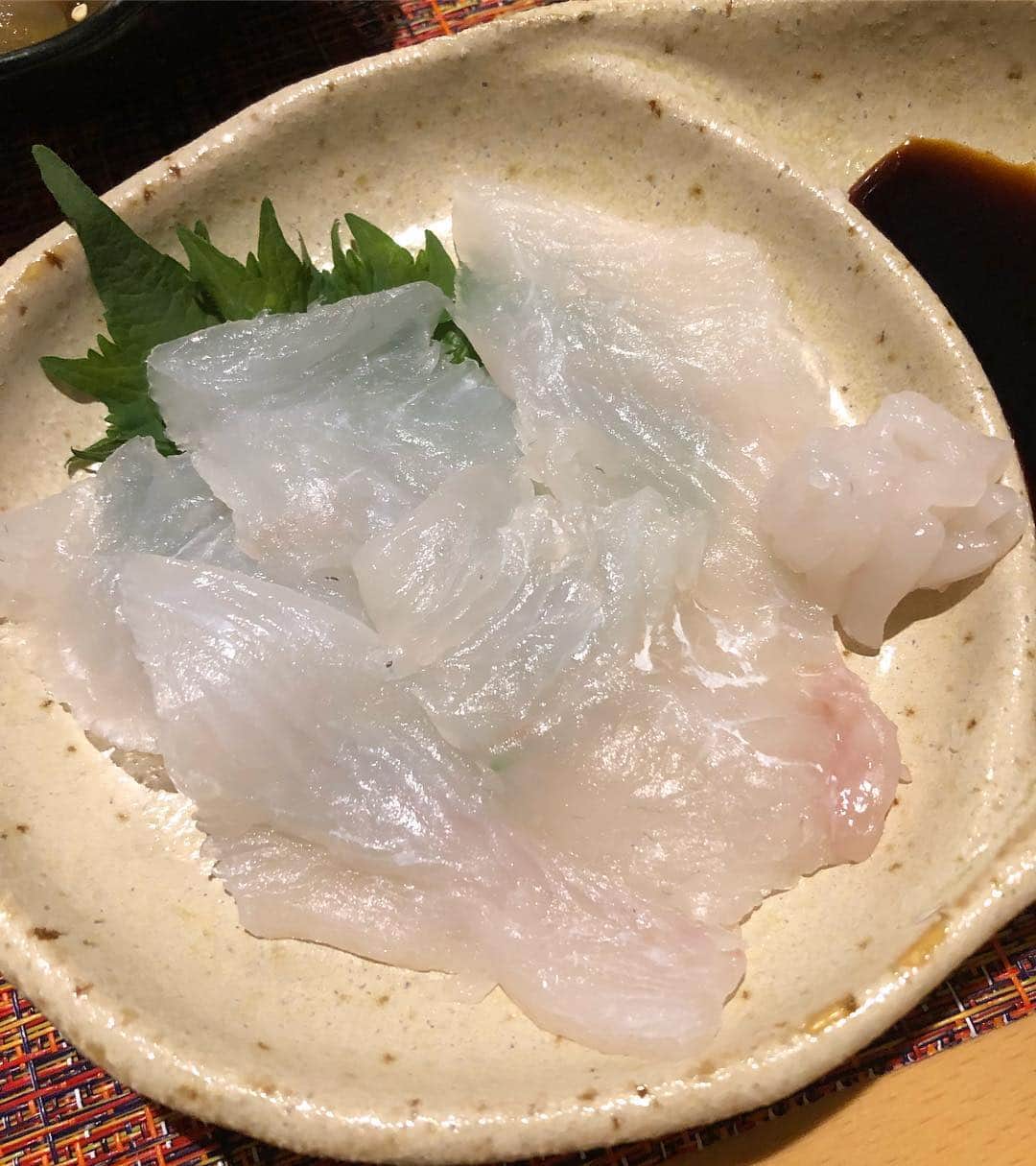 阪本智子さんのインスタグラム写真 - (阪本智子Instagram)「🍳♡ #昨日の晩御飯 釣ったヒラメでヒラメ定食😋🧡 ＊刺身 ＊カルパッチョ ＊ユッケ ＊煮付け ＊骨せんべい ＊豚汁 美味しかったー😂❤️ 🍳 #fish #flounder #flounderfishing #fishing #fishinggirl #cooking #food #foodstagram #seafood #homedinner #washoku  #釣り #魚 #ヒラメ #料理 #手料理 #魚料理 #おうちごはん #和食 #盛り付け #阪本智子」4月9日 5時35分 - tomoko_sakamoto423