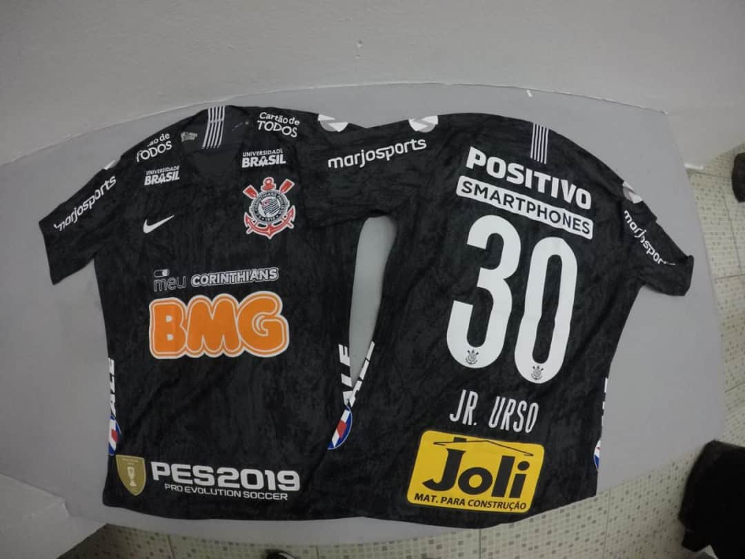 コリンチャンスさんのインスタグラム写真 - (コリンチャンスInstagram)「Vestiário do Timão já está pronto na #SaudosaMaloca! . #VaiCorinthians #SANxSCCP #Paulistão #Corinthianismo #FielAtéoFim #MeuBMG #NãoÉSóPatrocínio #TimeDoPovo #Corinthians #Timão #CorinthiansTV #FielTorcedor #AFielÉFoda #TodosPorUm #NikeFutebol #Joli #EstrellaGalicia #UniversidadeBrasilOficial #ÉPositivo #CorinthiansÉPositivo #LoucoPotyCorinthians #PostosALE #ALEnoTimão」4月9日 6時00分 - corinthians