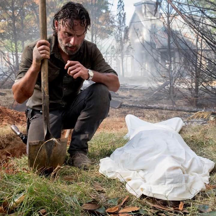 The Walking Deadさんのインスタグラム写真 - (The Walking DeadInstagram)「AMC has announced that a third series based on Robert Kirkman’s #TheWalkingDead comics is in the works.  The series will reportedly center on two young female protagonists and focus on the first generation which has come-of-age during the apocalypse as we know it. Some will become heroes, others villains and all will be changed forever.  The series follows on from both the original mothership show “The Walking Dead” and the first spin-off “Fear the Walking Dead,” though it’s presently unclear how the new show will connect with them if at all.  Scott M. Gimple and Matt Negrete co-created the new series with Negrete to serve as showrunner. David Madden, President of Programming for AMC Networks and AMC Studios, says in the press release: “We’re thrilled that the Dead will keep walking into a new corner of the post-apocalyptic world, a corner that will present stories and characters unlike any that The Walking Dead has dramatized thus far, and that is bound to excite one of the most passionate fanbases in television.” The first season will consist of ten episodes and will begin filming this Summer in Virginia ahead of a 2020 premiere on AMC. Source: Dark Horizons」4月9日 6時13分 - thewalkingdeadamc