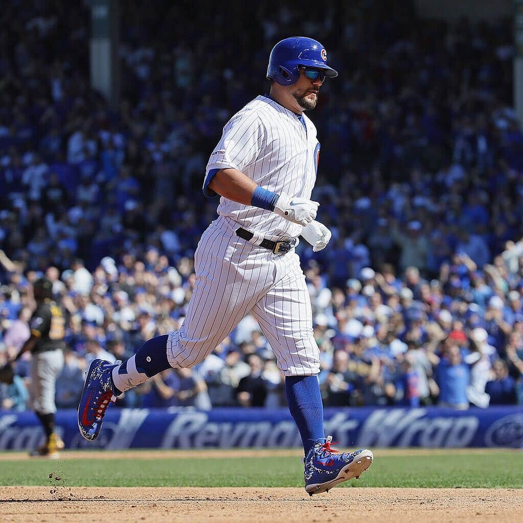 シカゴ・カブスさんのインスタグラム写真 - (シカゴ・カブスInstagram)「First 2019 home run at #WrigleyField! 🙌 #EverybodyIn」4月9日 6時14分 - cubs