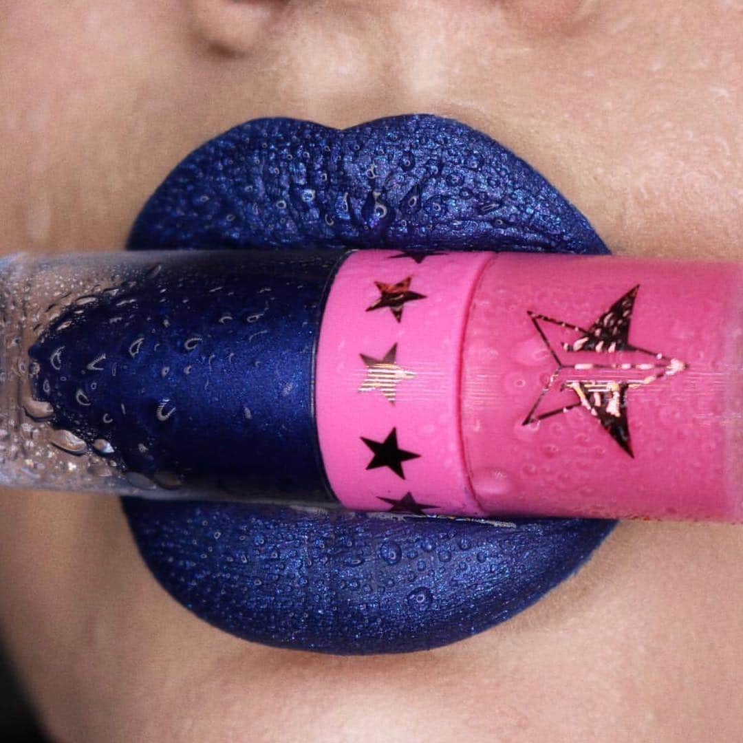 Jeffree Star Cosmeticsさんのインスタグラム写真 - (Jeffree Star CosmeticsInstagram)「CAPSIZED 🚢🚢 We are dripping over this gorgeous royal blue #velourliquidlipstick shade ‘Titanic’ from our Blue Blood #MiniBundle 💦💦 Photo by: @lipsonfire_ #jeffreestarcosmetics #blueblood #titanic」4月9日 6時38分 - jeffreestarcosmetics