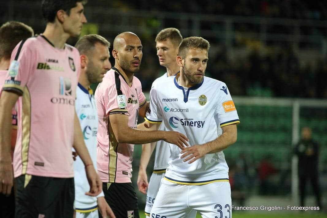 エラス・ヴェローナFCさんのインスタグラム写真 - (エラス・ヴェローナFCInstagram)「📸 Le foto di #PalermoVerona #DaiVerona」4月9日 6時39分 - hellasveronafc