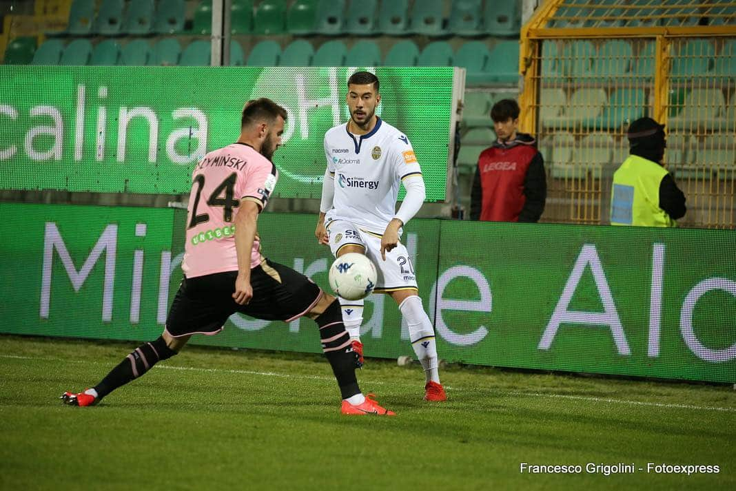 エラス・ヴェローナFCさんのインスタグラム写真 - (エラス・ヴェローナFCInstagram)「📸 Le foto di #PalermoVerona #DaiVerona」4月9日 6時39分 - hellasveronafc