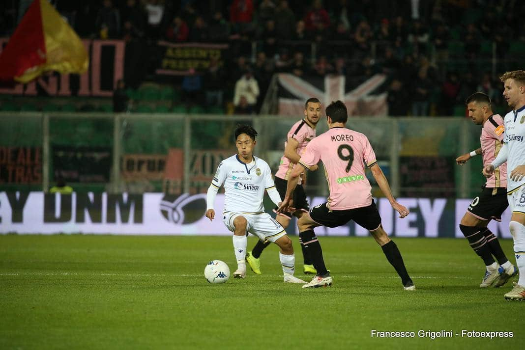 エラス・ヴェローナFCさんのインスタグラム写真 - (エラス・ヴェローナFCInstagram)「📸 Le foto di #PalermoVerona #DaiVerona」4月9日 6時39分 - hellasveronafc