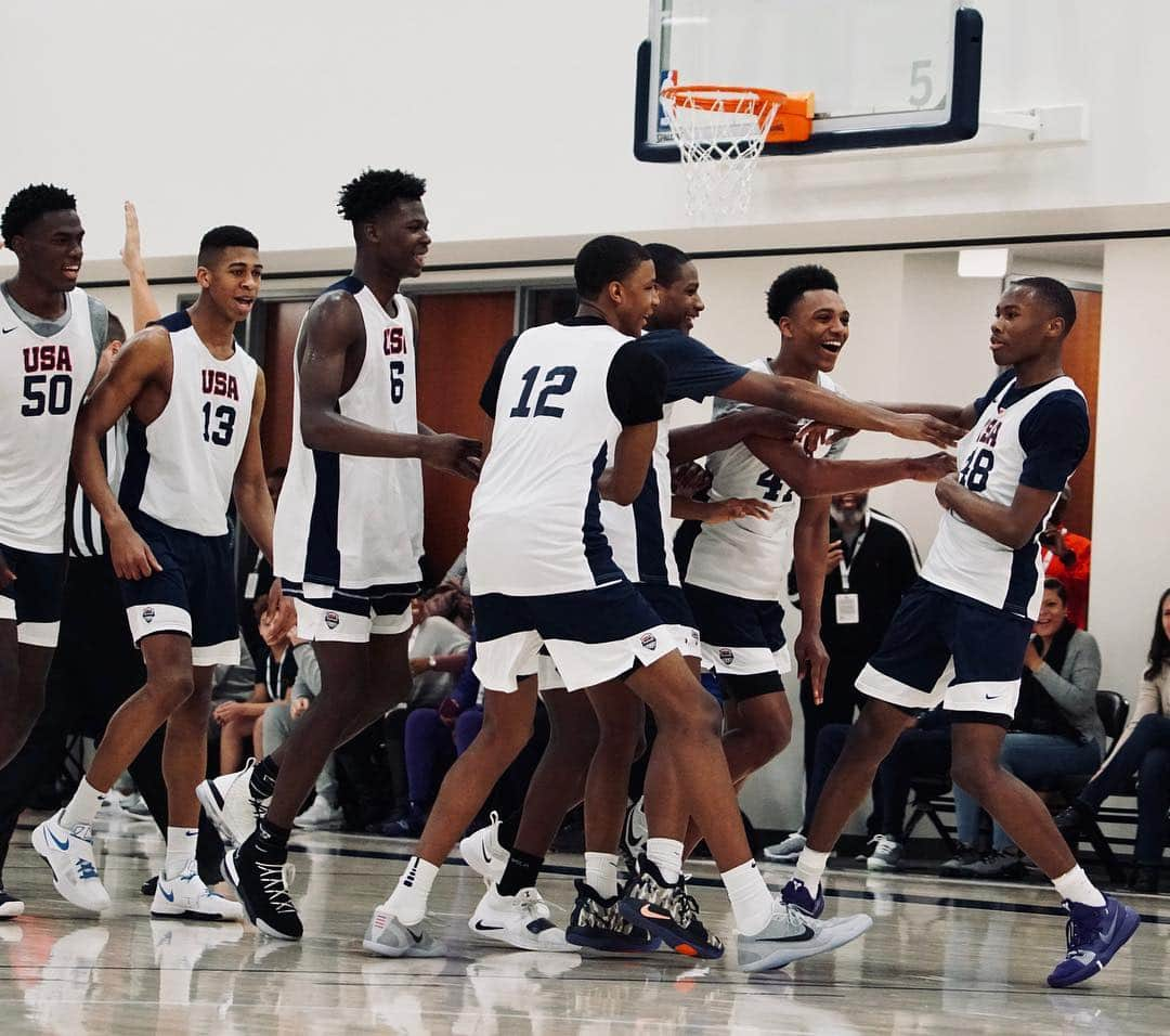 USA Basketballさんのインスタグラム写真 - (USA BasketballInstagram)「Scenes from class of 2021 & 2022 practice at the Courts @mayoclinic Square in Minneapolis」4月9日 6時48分 - usabasketball