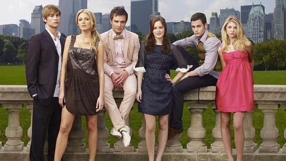 E! Onlineさんのインスタグラム写真 - (E! OnlineInstagram)「Okay #Friends, let's do this: You're trapped on an island and can only watch ONE of these TV shows. Choose wisely. (📷: NBC, WB, the CW, Netflix, ABC, Getty Images)」4月9日 6時44分 - enews