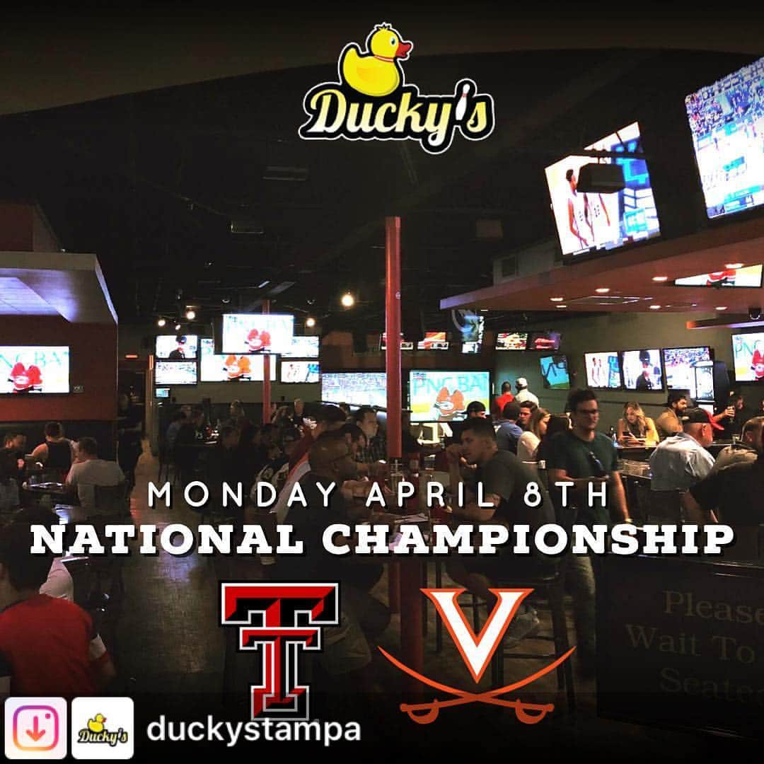 エバン・ロンゴリアさんのインスタグラム写真 - (エバン・ロンゴリアInstagram)「#Repost from @duckystampa. Today’s the day! Come in to duckys we will be showing the NCAA men’s championship! 🏀 We will also have a bucket of budlight 🍻 and wings 🍗 for $20!! Can’t beat it! We will also be running our fajita special tonight for Mexican Monday! Whether your a Texas fan, or a Virginia fan, you’re all welcome! #ncaabasketball #ncaamensbasketball #basketball #sports #sportslounge #wings #budlight #beer #dillydilly #goodeats #mexicanmonday」4月9日 6時45分 - evan.longoria3